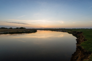 Poranek nad rzeką Narew, Podlasie, Polska