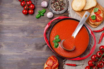 Thick tomato soup with spices