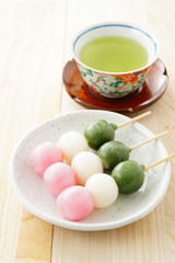 三色だんご