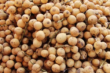 longkong fruit is delicious at street food