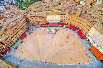 Fototapeta premium View of the historic cityscape and Campo Square in Siena, Italy.
