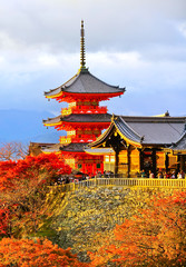 Fototapeta na wymiar View of the Kiyomizu-dera Temple on a sunny day in autumn in Kyoto, Japan.