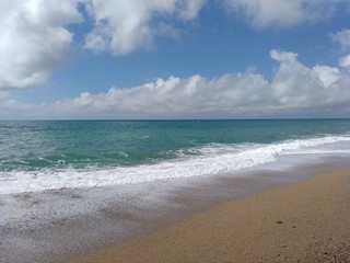 Fototapeta na wymiar mar, playa y cielo