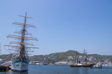 Obraz premium 長崎帆船祭り Nagasaki Sailing ship Festival 長崎県長崎港 日本丸と観光丸
