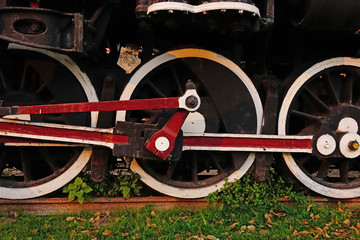 Ruedas de un antiguo ferrocarril en Salta