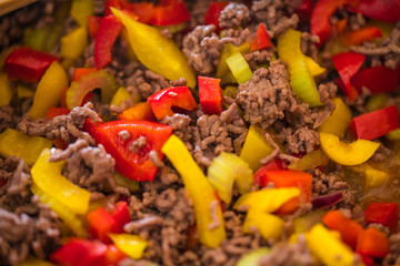 Pfanne mit Hackfleisch und paprika, bolognese zubereitung