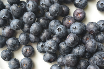 Blueberries - the world's healthiest foods. Contents vitamins, antimicrobial, antipyretic, strengthens the immune system, improves vision, improves digestion, normalizes metabolism.