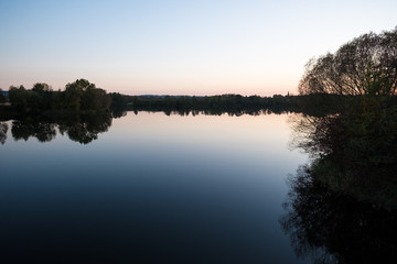Abendliche Spiegelung im See