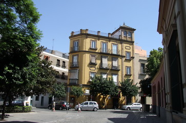 Fototapeta na wymiar Old building in the Spanish city of Seville