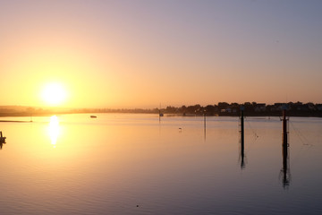 Lever de soleil sur le port.