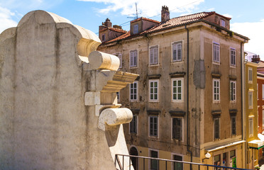 Fragment miasta Zadar w Chorwacji z detalem architektonicznym