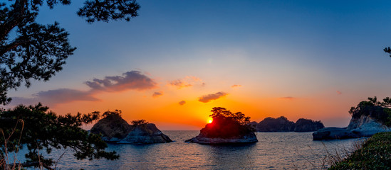 【静岡県伊豆半島ジオパーク】西伊豆堂ヶ島の夕景【冬】