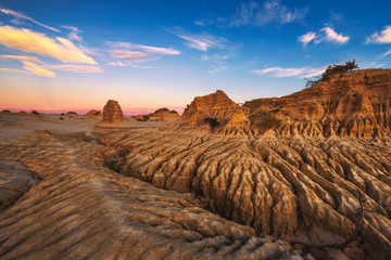 Sunset over Walls of China in Mungo National Park, Australia © Nick Fox