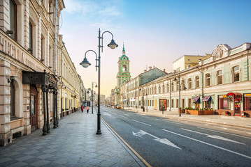 Пятницкая улица в Москве The bell tower on Pyatnitskaya Street in Moscow