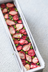 セミドライ苺のブラウニー