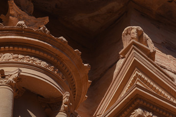 Petra architektonische Details des Schatzhauses