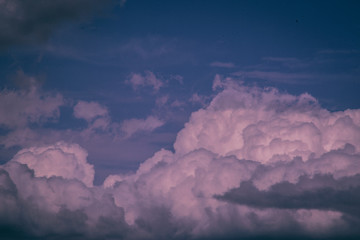 cielo nubes violesta