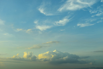 Fototapeta na wymiar beautiful sky and cloud in the morning
