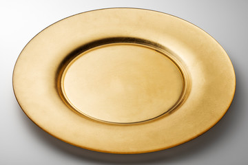 Golden round flat plate