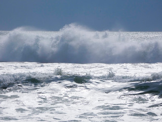 acuático, mar, playa, costa, naturaleza, oceáno, cielo, paisaje, azul, olas, turismo, viajando, caer, cascada, pueblo, roca, tempestad, energía, clima, aerosol, oleaje, Ola, Tormenta, Mala mar, Medite