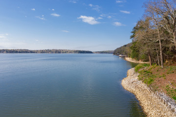 Obraz premium Blue Lake on a Clear Day