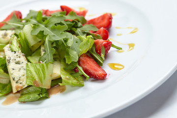salad with strawberries