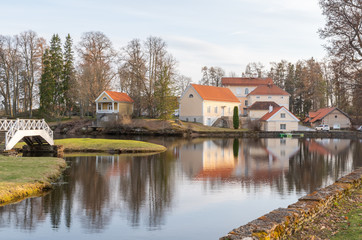 Fototapeta na wymiar houses on bank of the river
