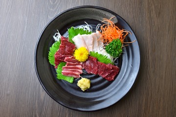 馬刺し