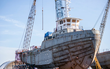 Construction of yacht at shipyard © vit