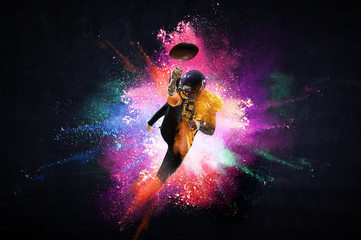 Obraz premium American football player in action. Mixed media