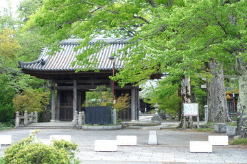 滋賀県長浜市高月町にある向源寺(渡岸寺観音堂) の三門