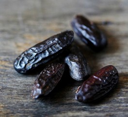 tonka bean. are used in perfumery and confectionery