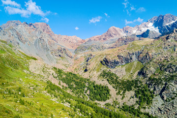 Fototapeta na wymiar Valtellina (IT) - Vista aerea della valle presso il Rifugio Bosio