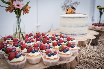 cupcakes with flowers