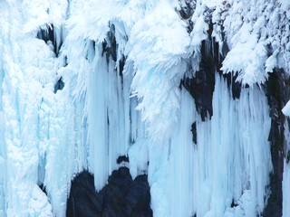 凍結した滝