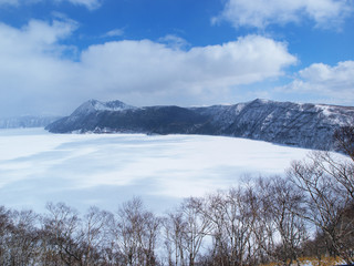 雪の摩周湖