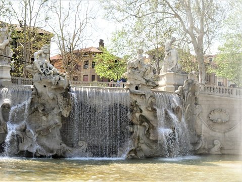 Fontana dei Dodici mesi,