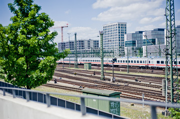 Bahngleise, Zug, Bahn, Gro&szlig;stadt, Transport, Reisen, Hochh&auml;user