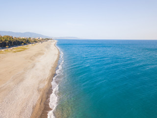 Fototapeta na wymiar Spiaggia di Locri, città in Calabria con mare Mediterraneo. Vista aerea.