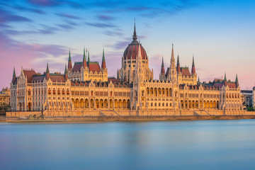 Budynek Parlamentu, centrum miasta Budapeszt, Węgry, Europa - obrazy, fototapety, plakaty