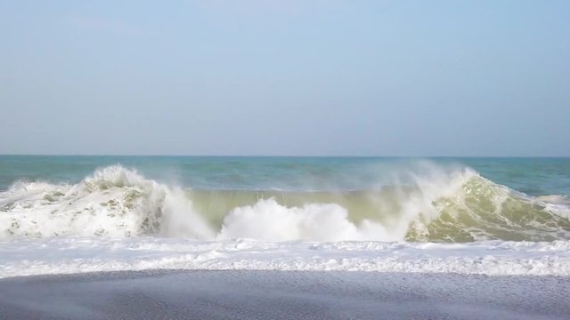 Onde dell'oceano in tempesta