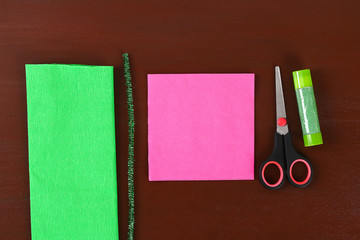 Diy May 9th carnations from crepe paper, wire and napkins. Gift idea, decor 9 May.