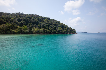 Fototapeta premium The snorkelling famous place of Koh Rang Island National Park where near to Koh Chang, Trat, Thailand