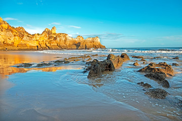 Obraz na płótnie Canvas Praia Tres Irmaos in Alvor in the Algarve Portugal