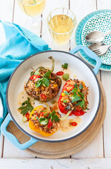 Bunte gefuellte Paprika