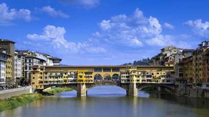 Fototapeta na wymiar Ponte vecchio a Firenze in Italia, Ponte Veccchio Bridge in Florence city in Italy 