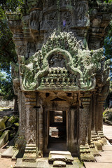 Obraz premium Doorway detail at Ta Prohm temple, Siem Reap, Cambodia