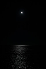Lua no mar