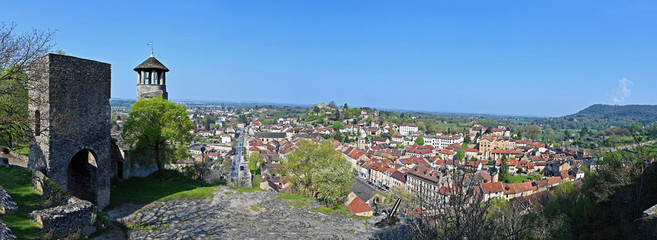 Panorama de la ville de Crémieu, Isère, Auvergne-Rhône-Alpes, France