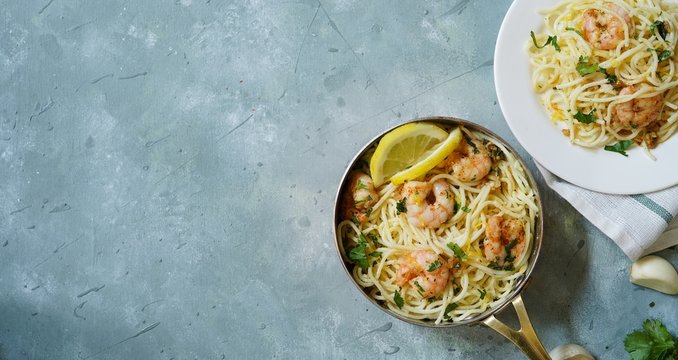 Homecooked Shrimp Scampi with Spaghetti pasta and lemon